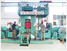 由于轧机轴承是轧机在使用的时间较量需要的部件，，，，，，以是一般使用轧机的企业都会提前购置一些轧机轴承。。。。。。这样纵然在使用的时间需要替换，，，，，，也不会影响到装备的运行。。。。。。而这些所购入的轴承在安顿的时间也是有一定的要求的，，，，，，若是安顿不是很是适当可能会造成最终的毁损。。。。。。